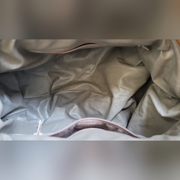 Handbag - Picture 7 of 9